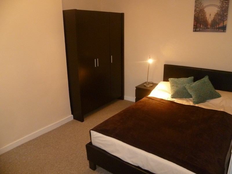 Room Talworth Street in Cardiff