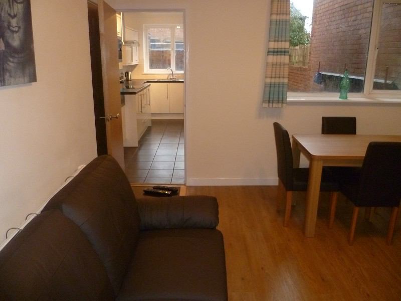 Room Talworth Street in Cardiff
