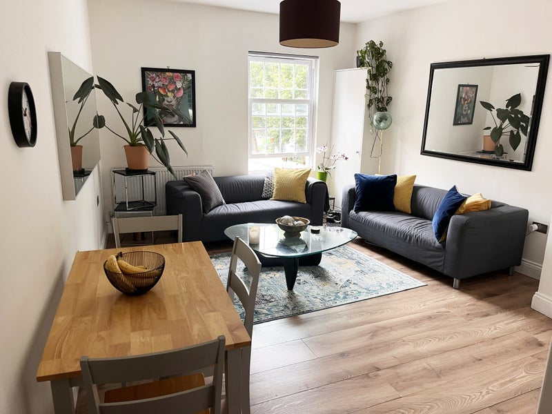 Room New Kent Road in Greater London