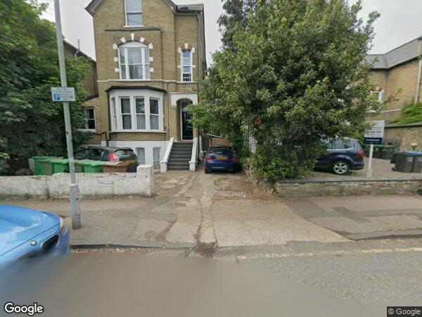 Room Clifton Road in Greater London