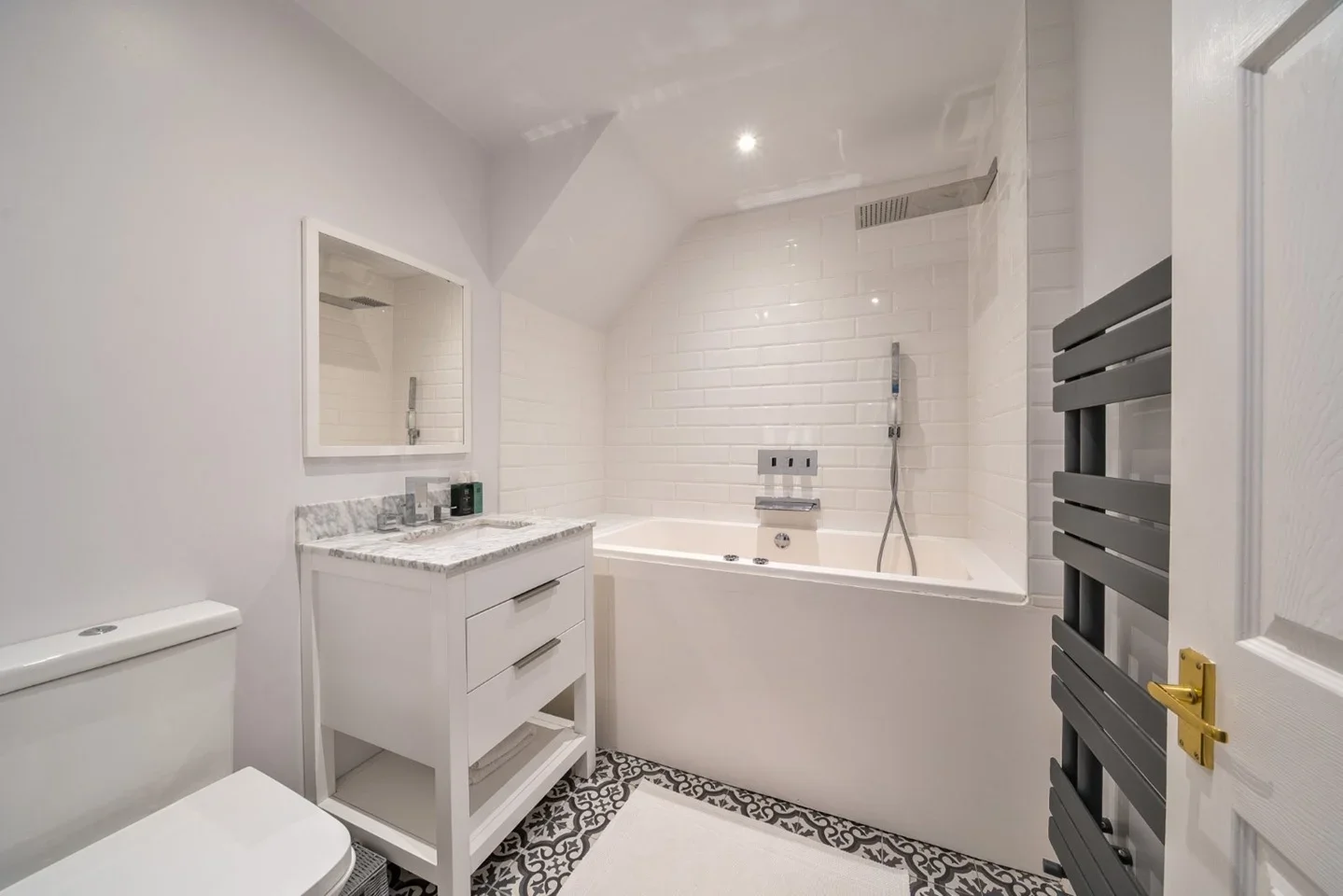 Flat Edgarley Terrace in Greater London