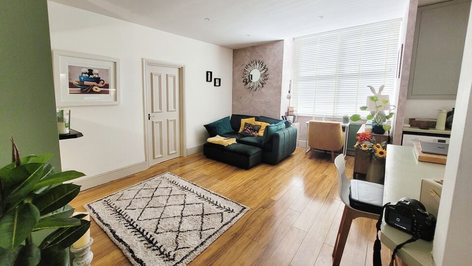 Flat The Beeches in Manchester