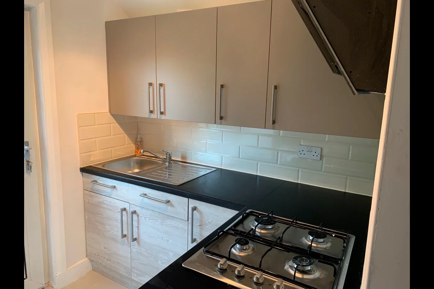 Flat Montague Road in Slough