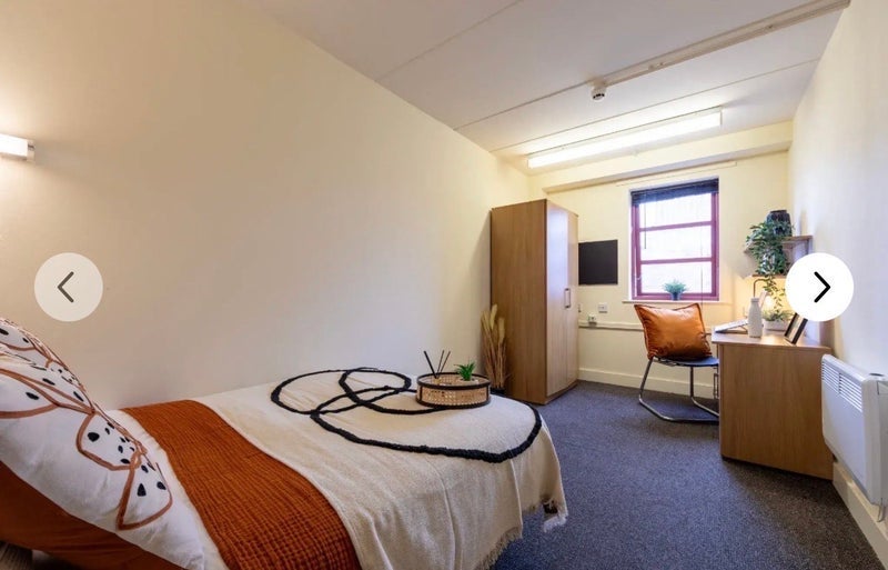 Room Lower Chatham Street in Manchester