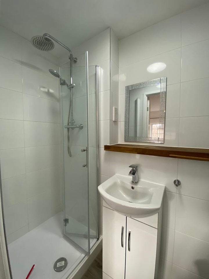 Room Cleavers Avenue in Milton Keynes
