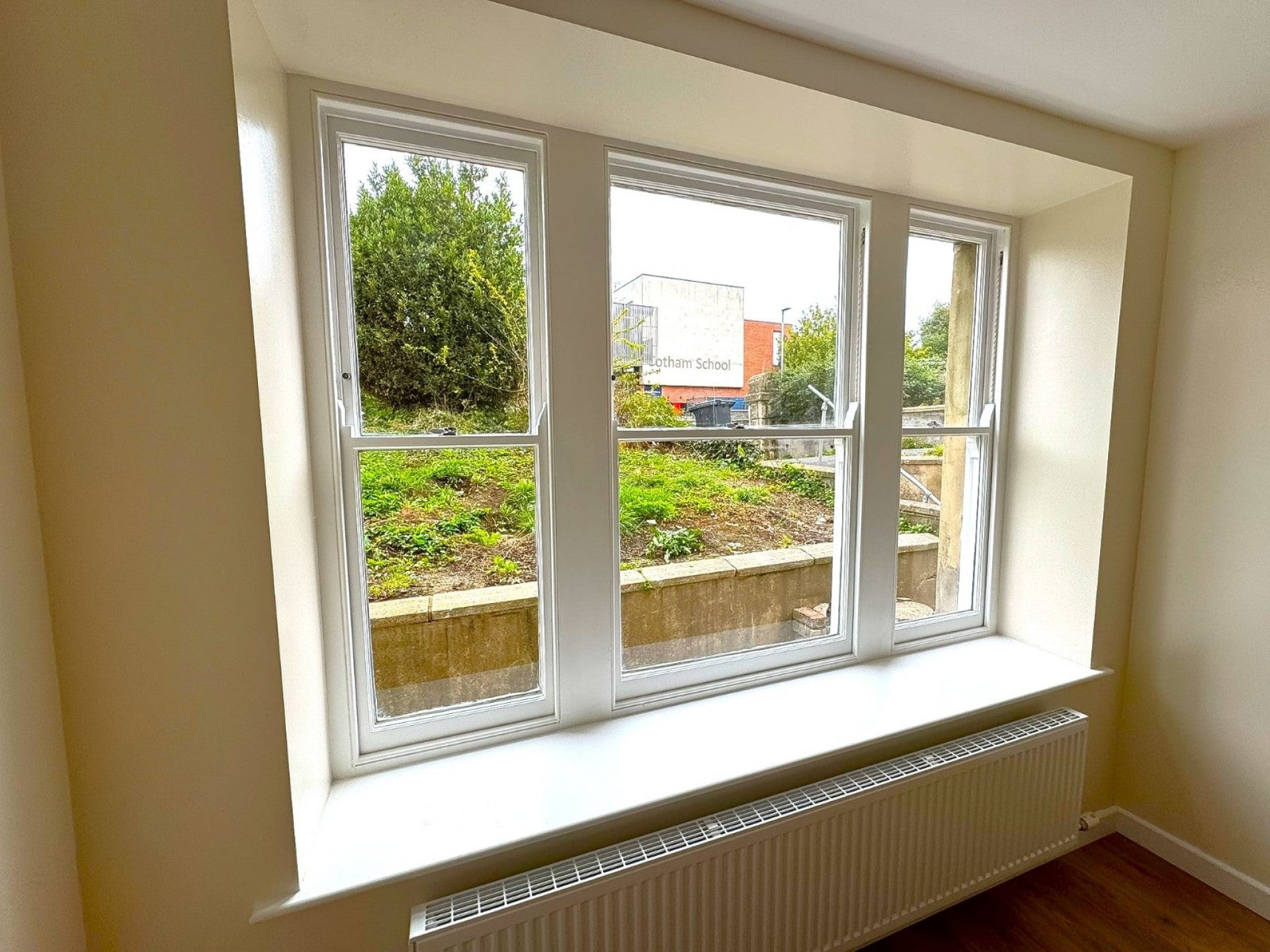 Flat Cotham Road in Bristol