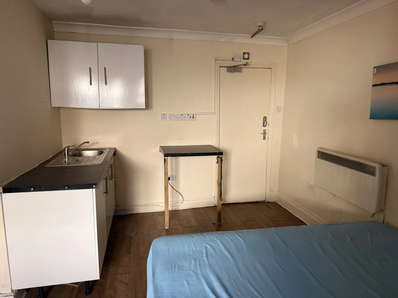 Room Cromwell Road in Luton