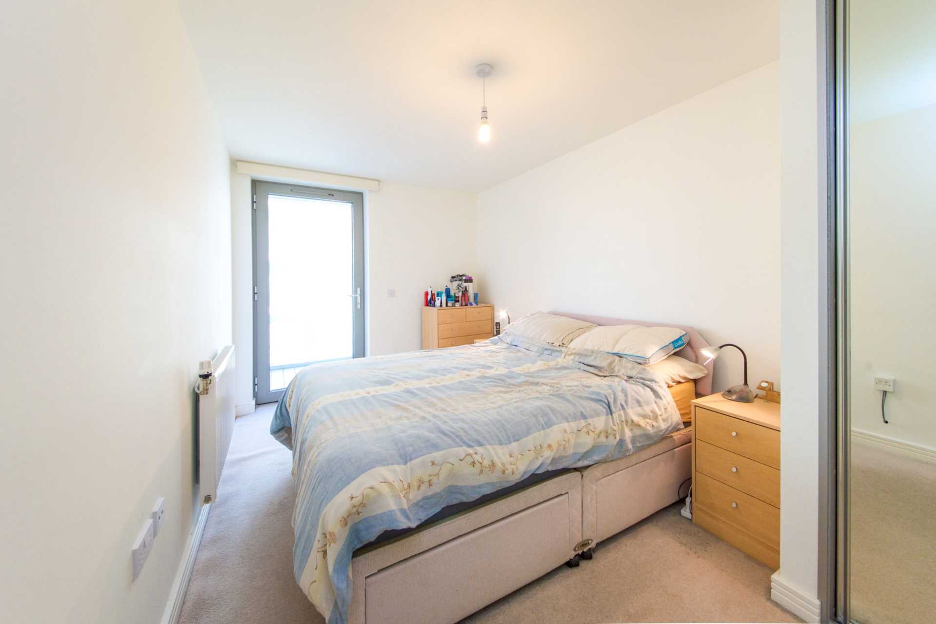Room Waterside Way in Greater London