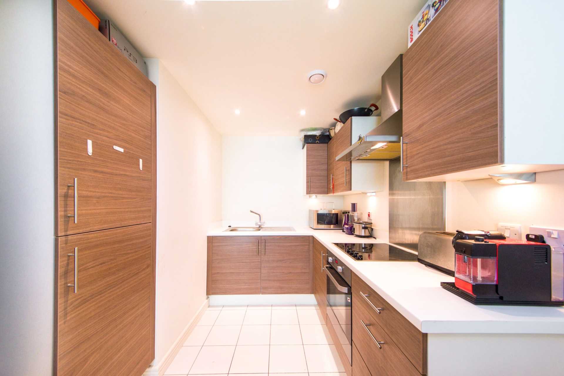 Room Waterside Way in Greater London