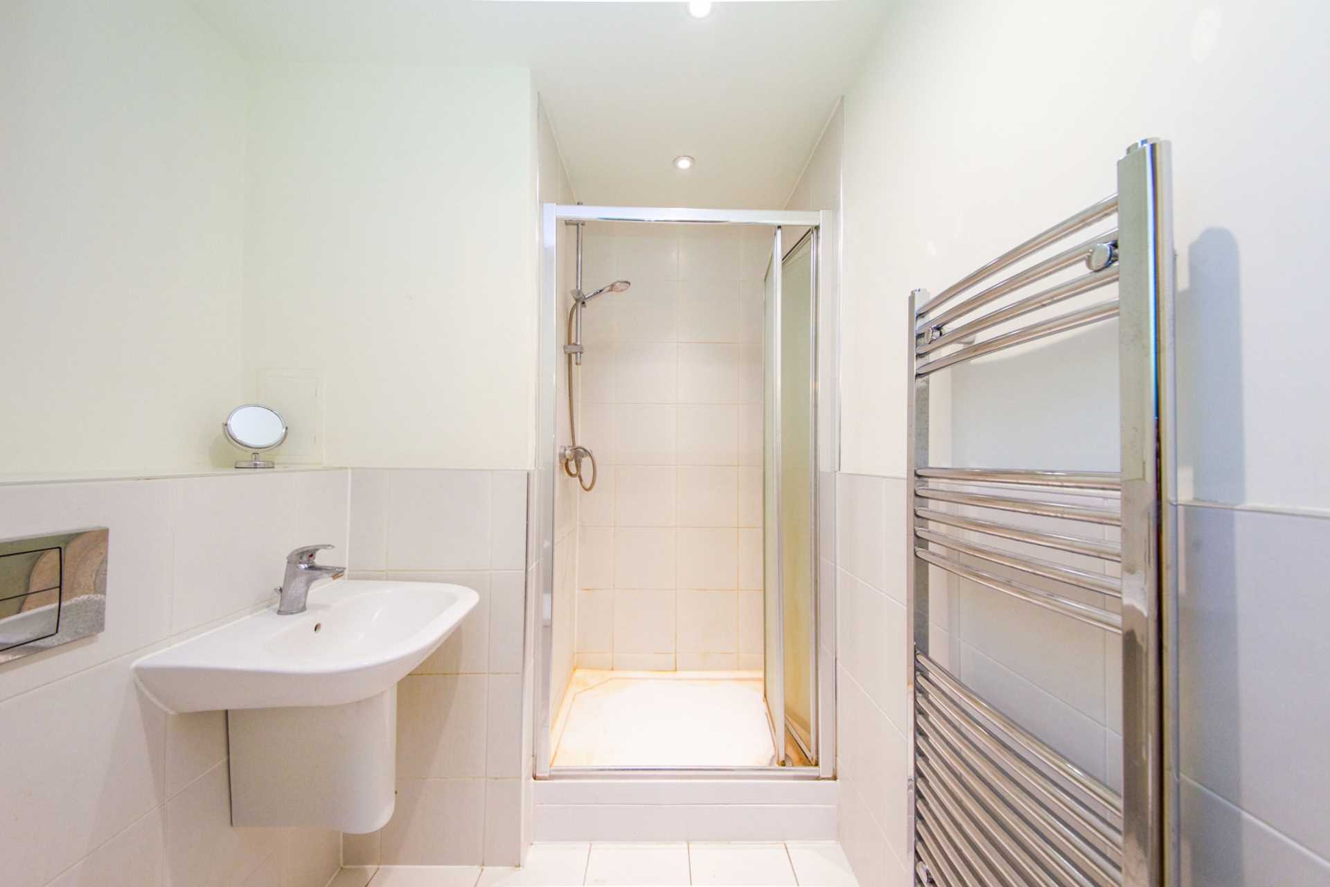 Room Waterside Way in Greater London