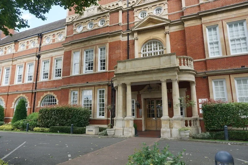 Flat Battersea Park Road in Greater London