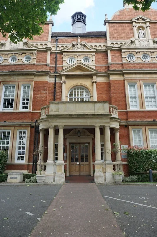 Flat Battersea Park Road in Greater London