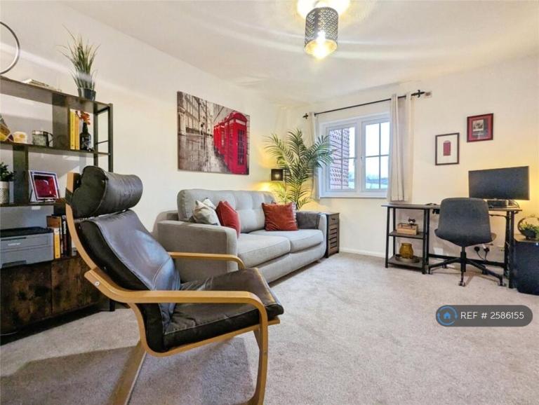 Flat Amethyst Lane in Reading