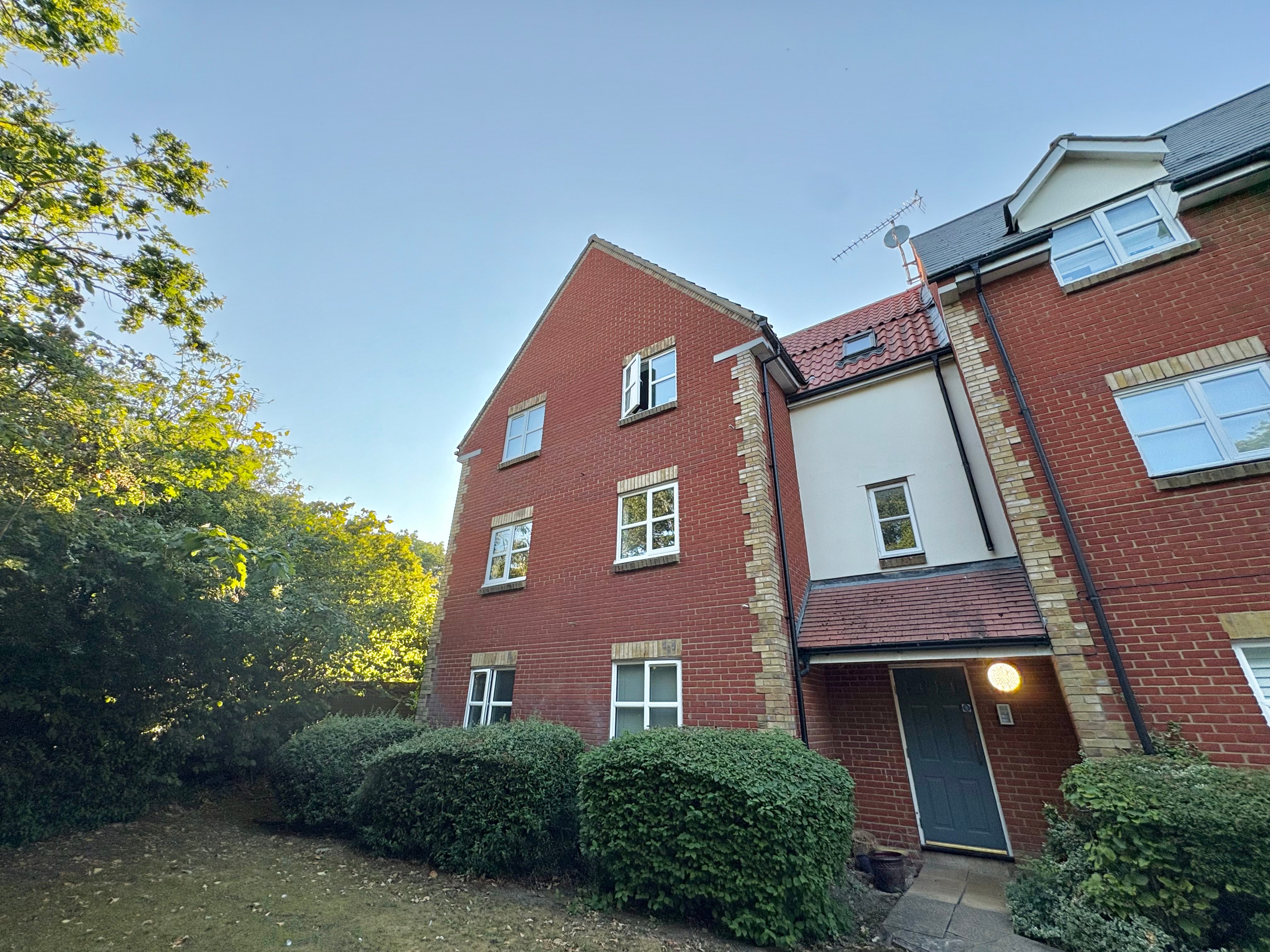 Flat Bramble Tye in Basildon