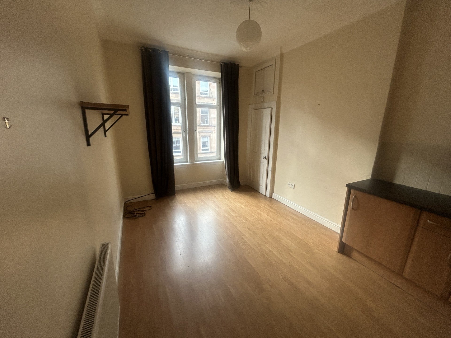 Flat Kirkwell Road in Glasgow