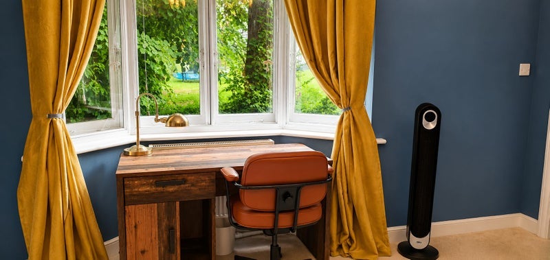 Room Hillcroome Road in Greater London