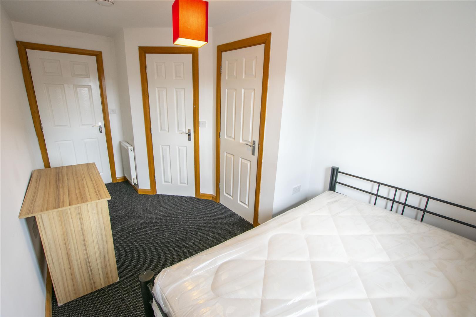 Flat Raddlebarn Road in Birmingham