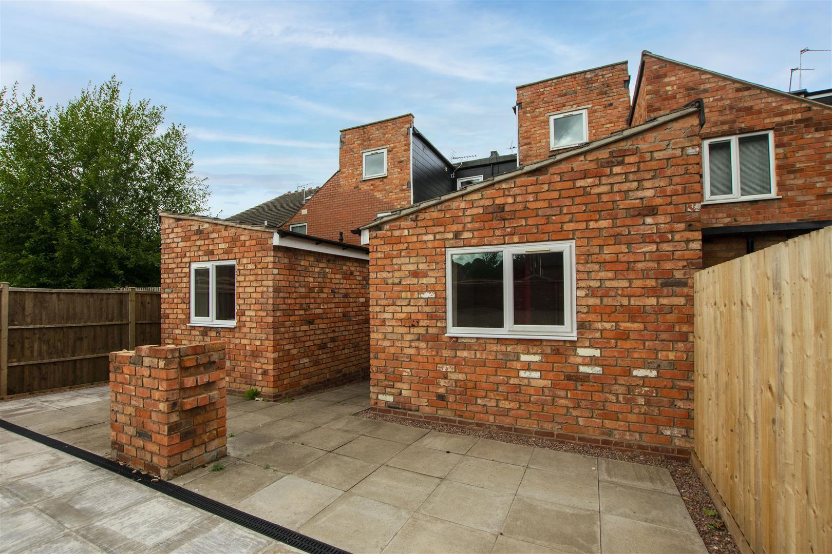 Flat Raddlebarn Road in Birmingham