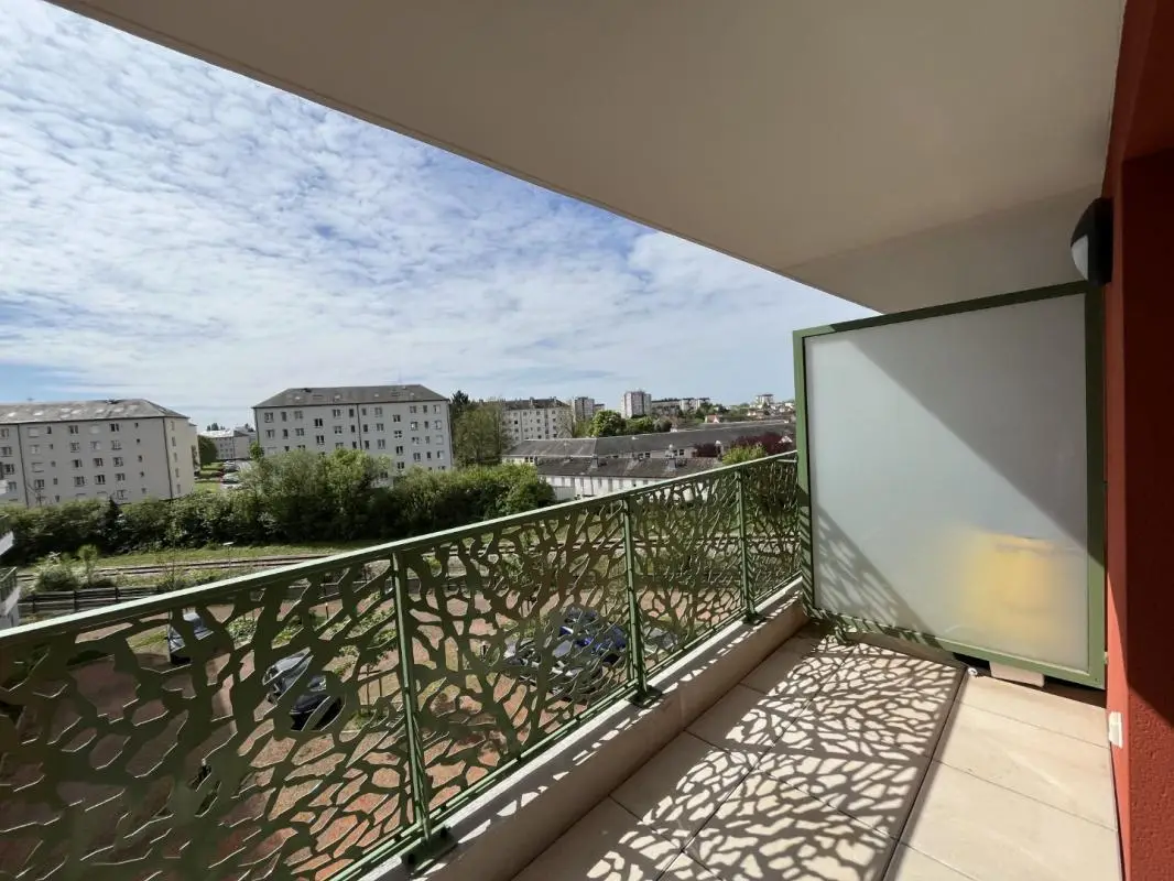Flat Allée de la Flûte Enchantée in Lucé