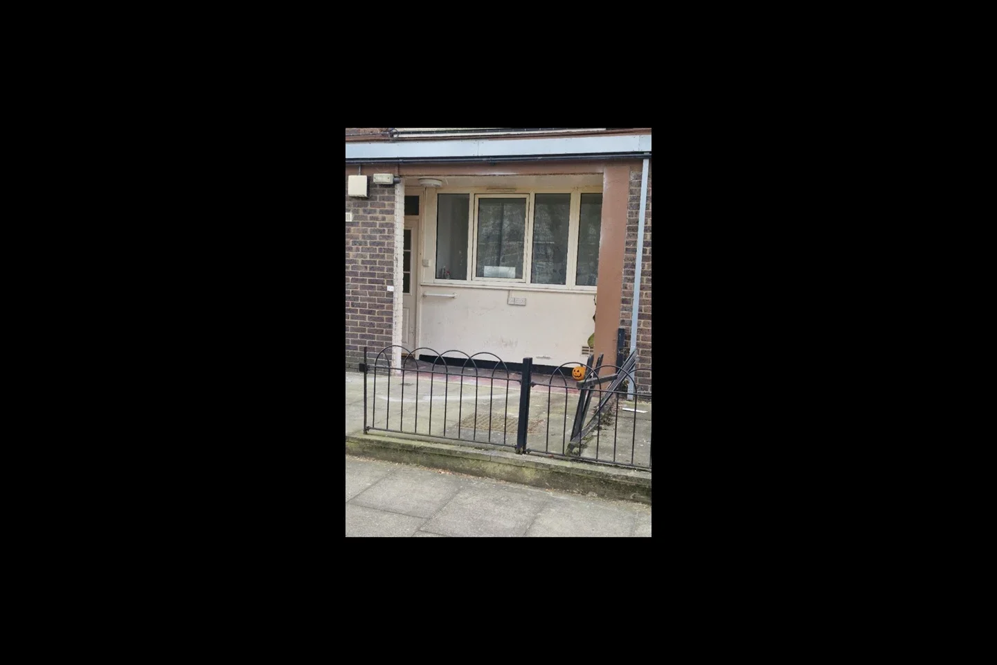 Room Smythe Street in Greater London