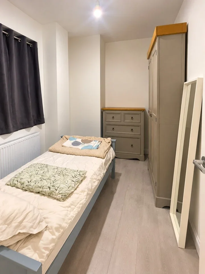 Room Tilson Gardens in Greater London