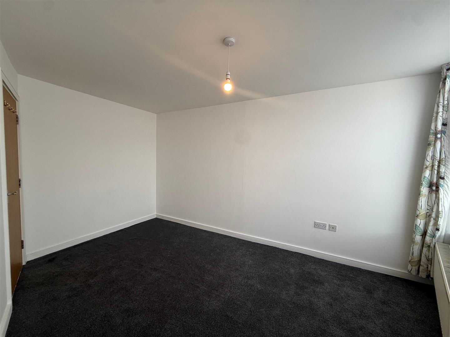 Flat Victoria Road in Greater London