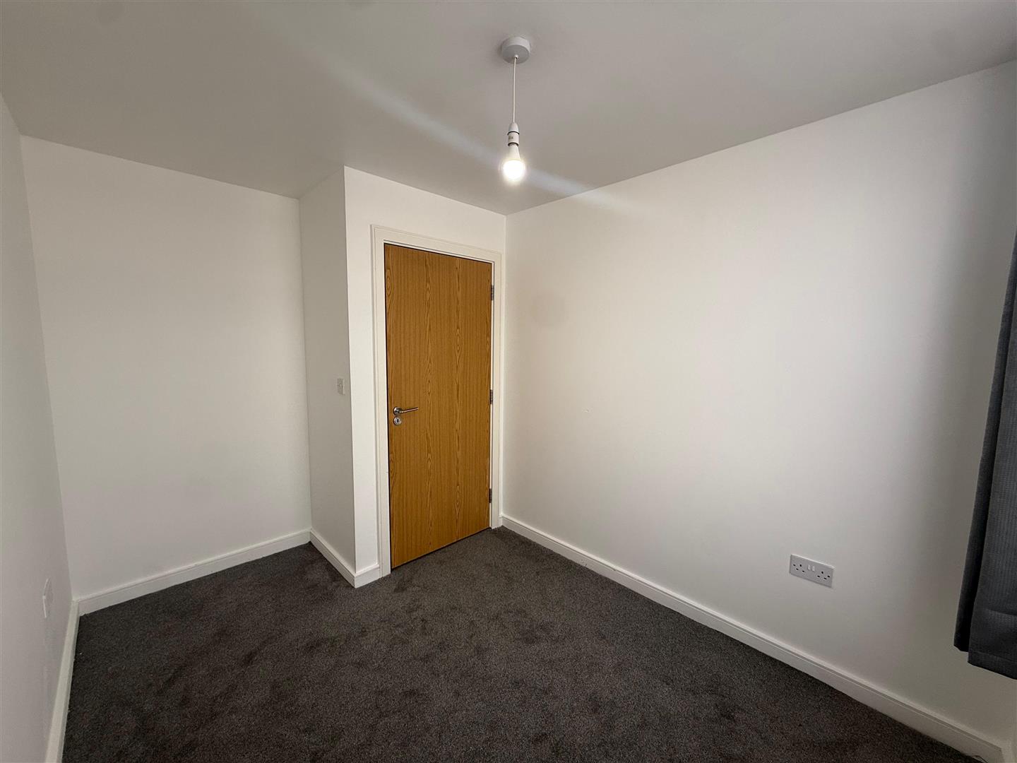 Flat Victoria Road in Greater London