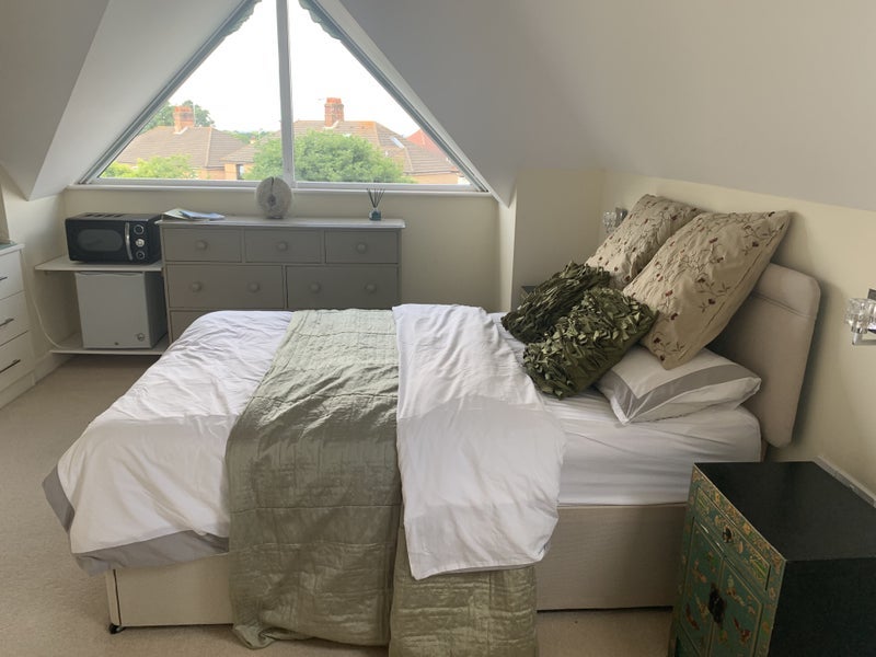 Room St. Peter's Road in Poole