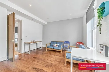 Flat Brixton Hill in Greater London
