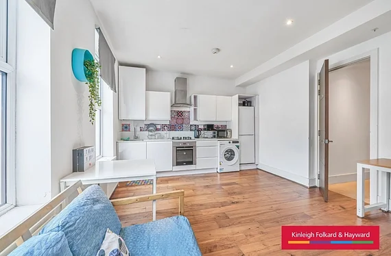 Flat Brixton Hill in Greater London