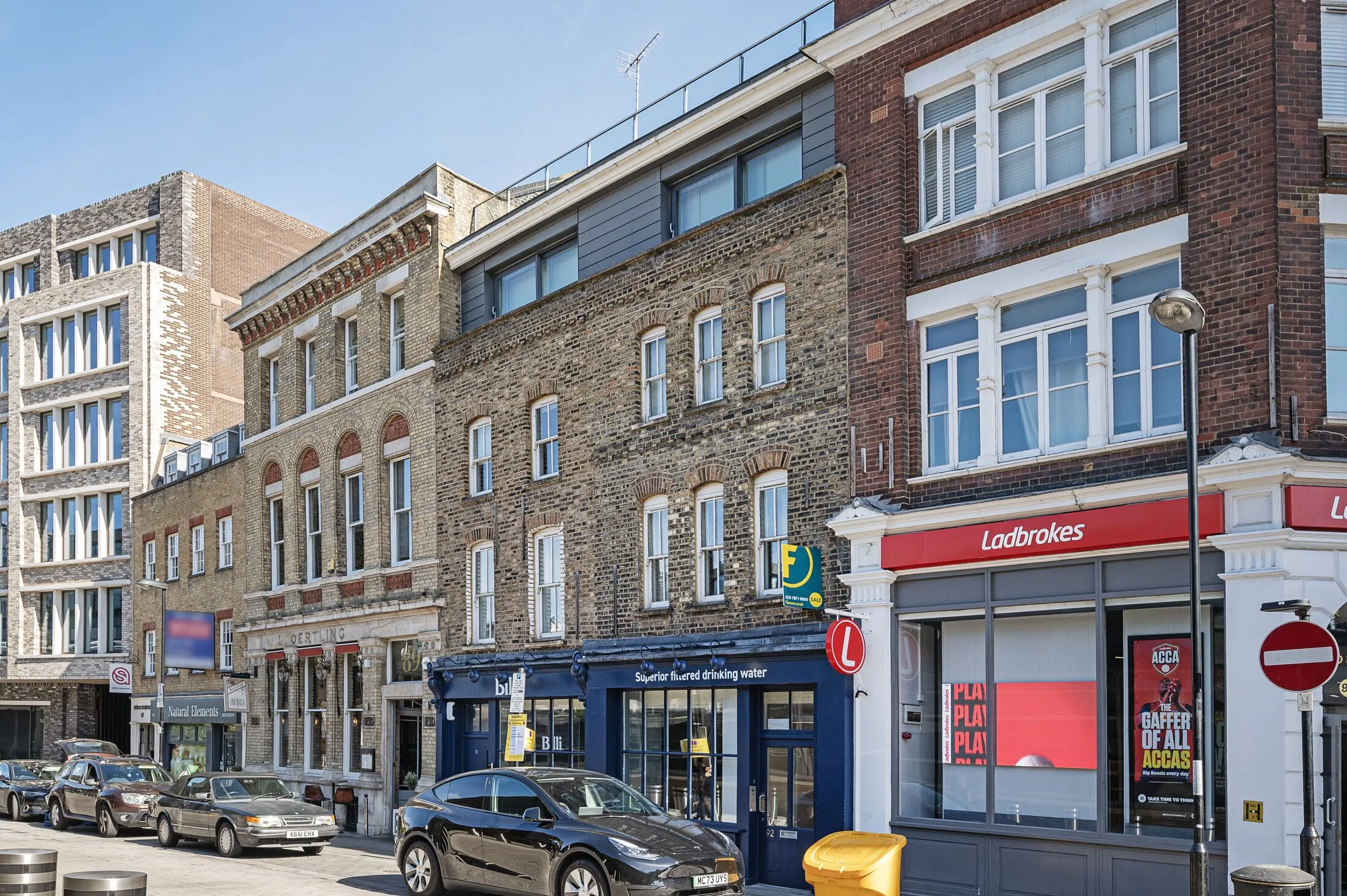 Flat Turnmill Street in Greater London