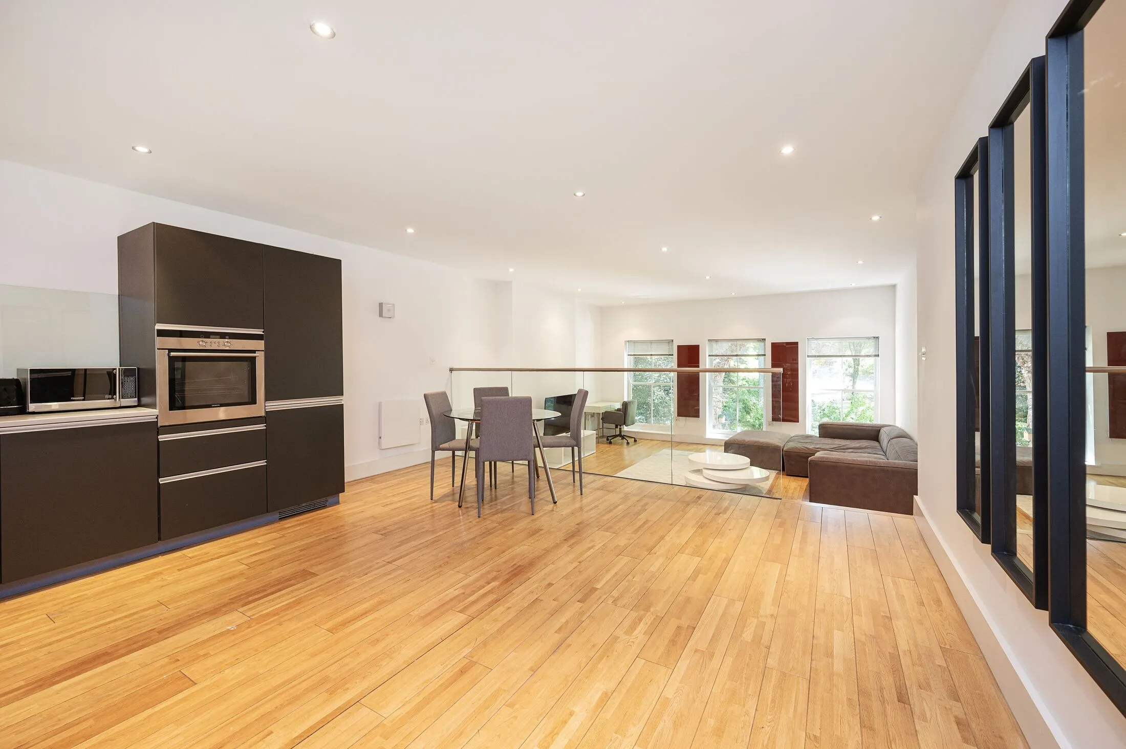 Flat Turnmill Street in Greater London