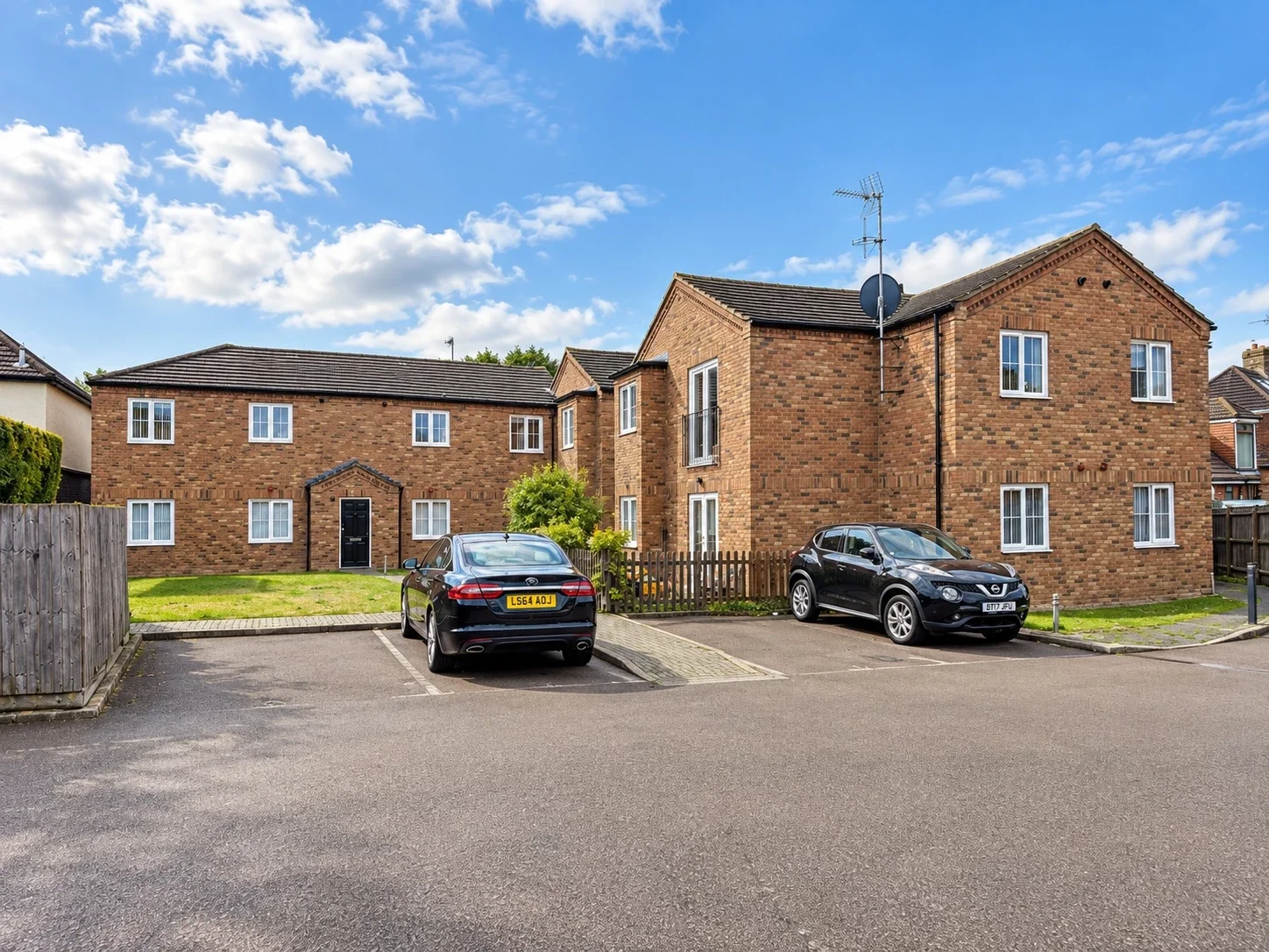 Flat Lothair Road in Luton