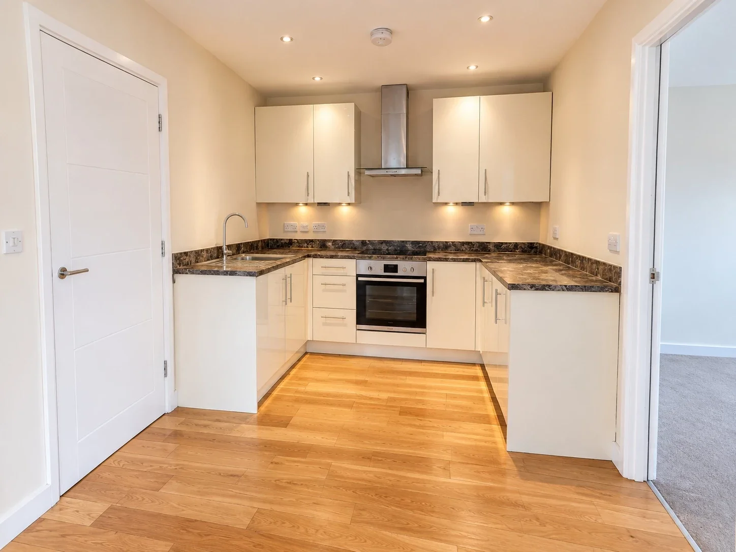 Flat Lothair Road in Luton