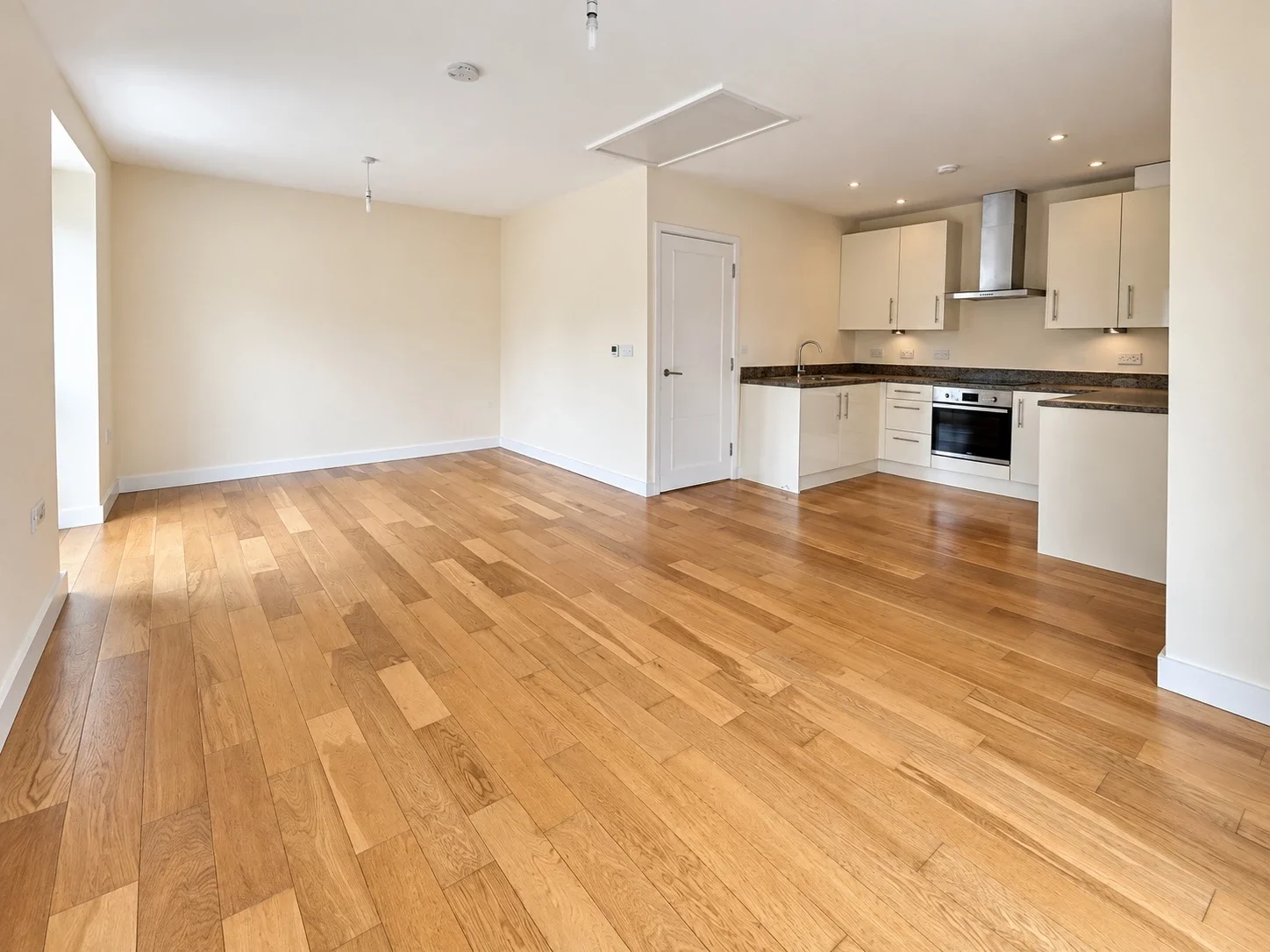 Flat Lothair Road in Luton