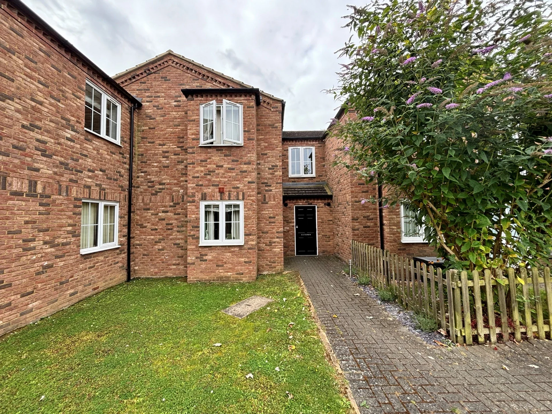Flat Lothair Road in Luton