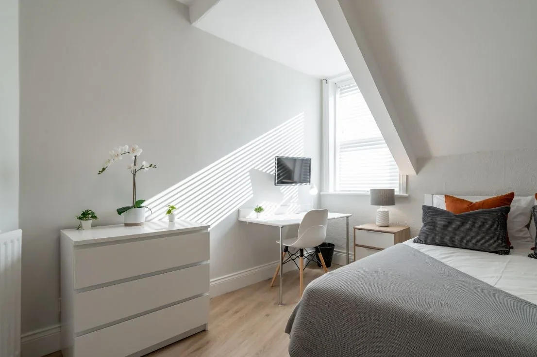Flat Jesmond Road in Newcastle upon Tyne
