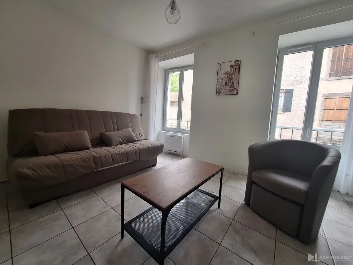 Flat Quai d'Aubary in Champeix