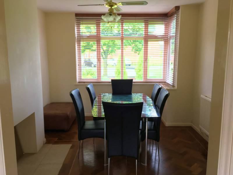 Room Murcott Road East in Warwick