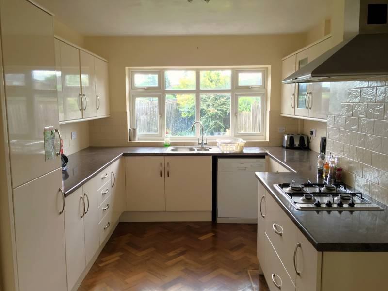 Room Murcott Road East in Warwick