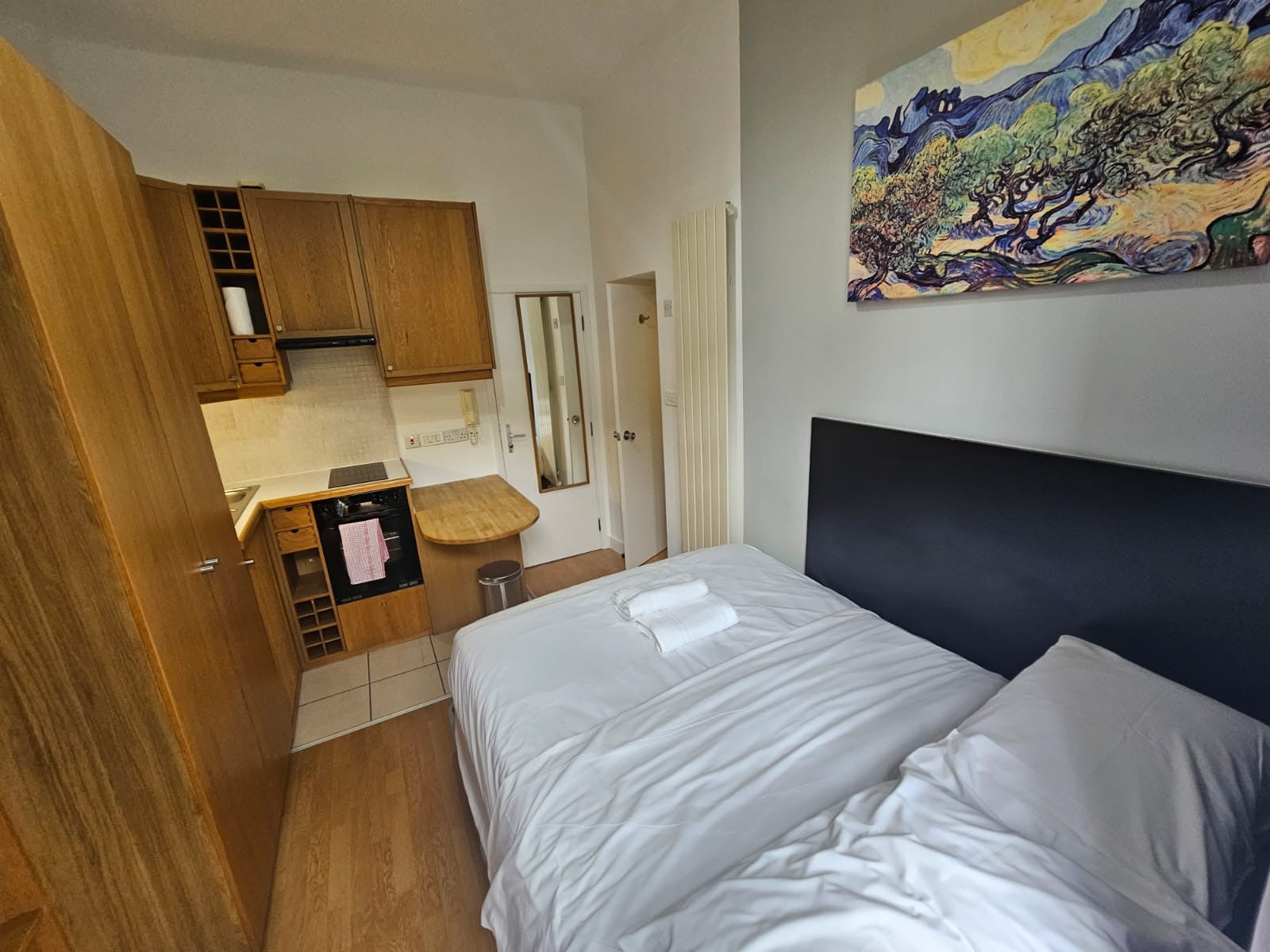 Flat Cartwright Gardens in Greater London