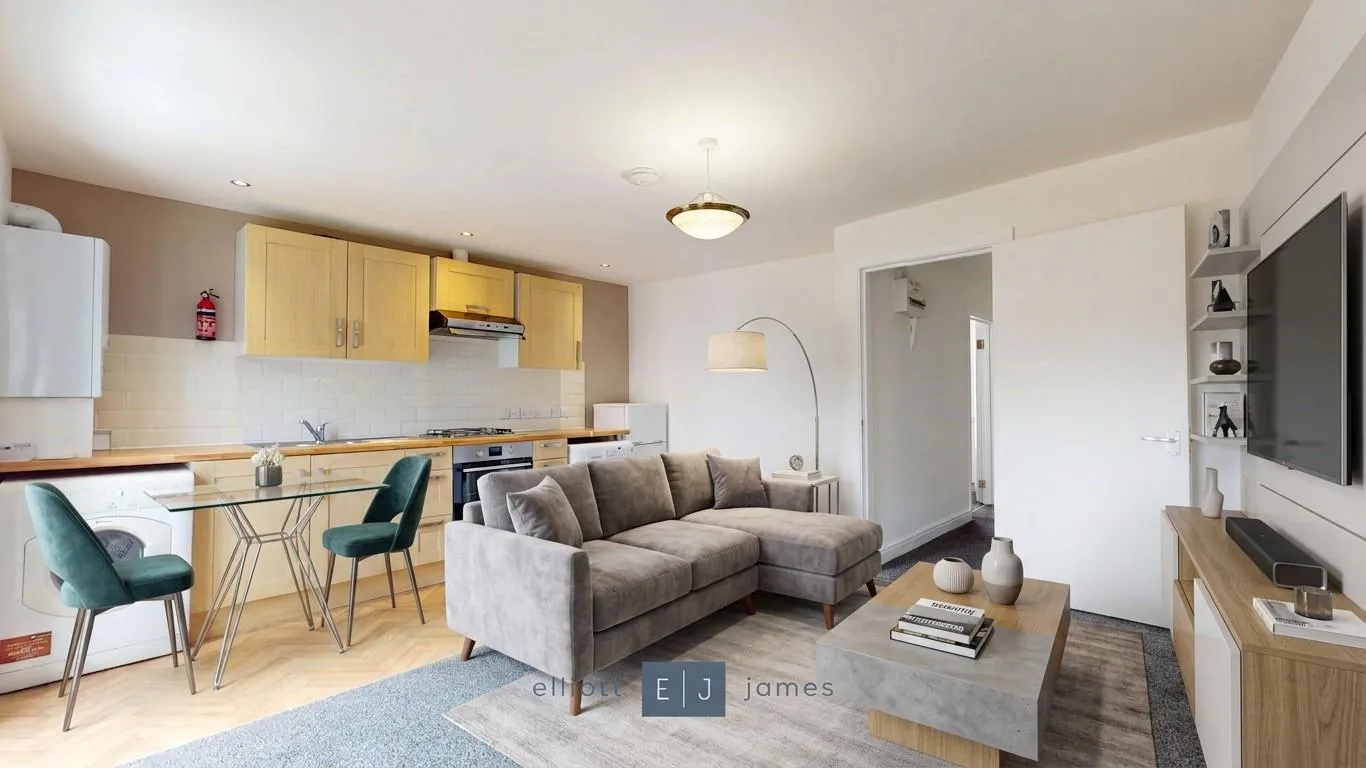 Flat Gordon Road in Greater London