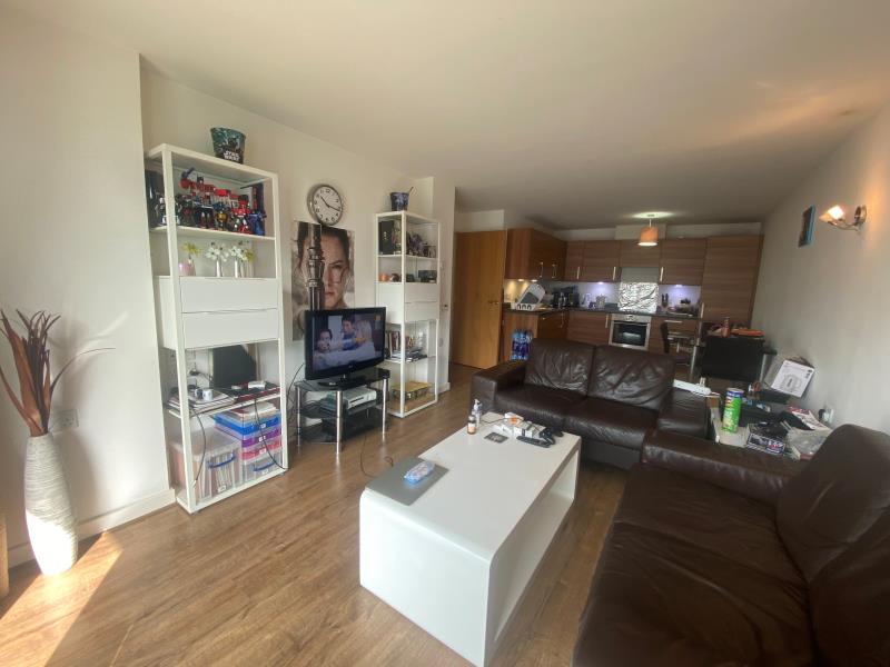 Flat Empire Way in Greater London