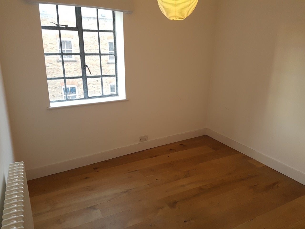 Flat Cavell Street in Greater London