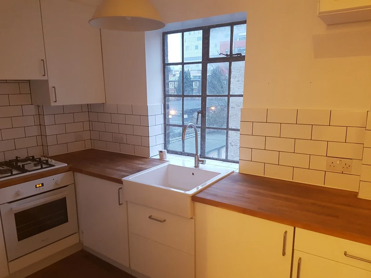 Flat Cavell Street in Greater London