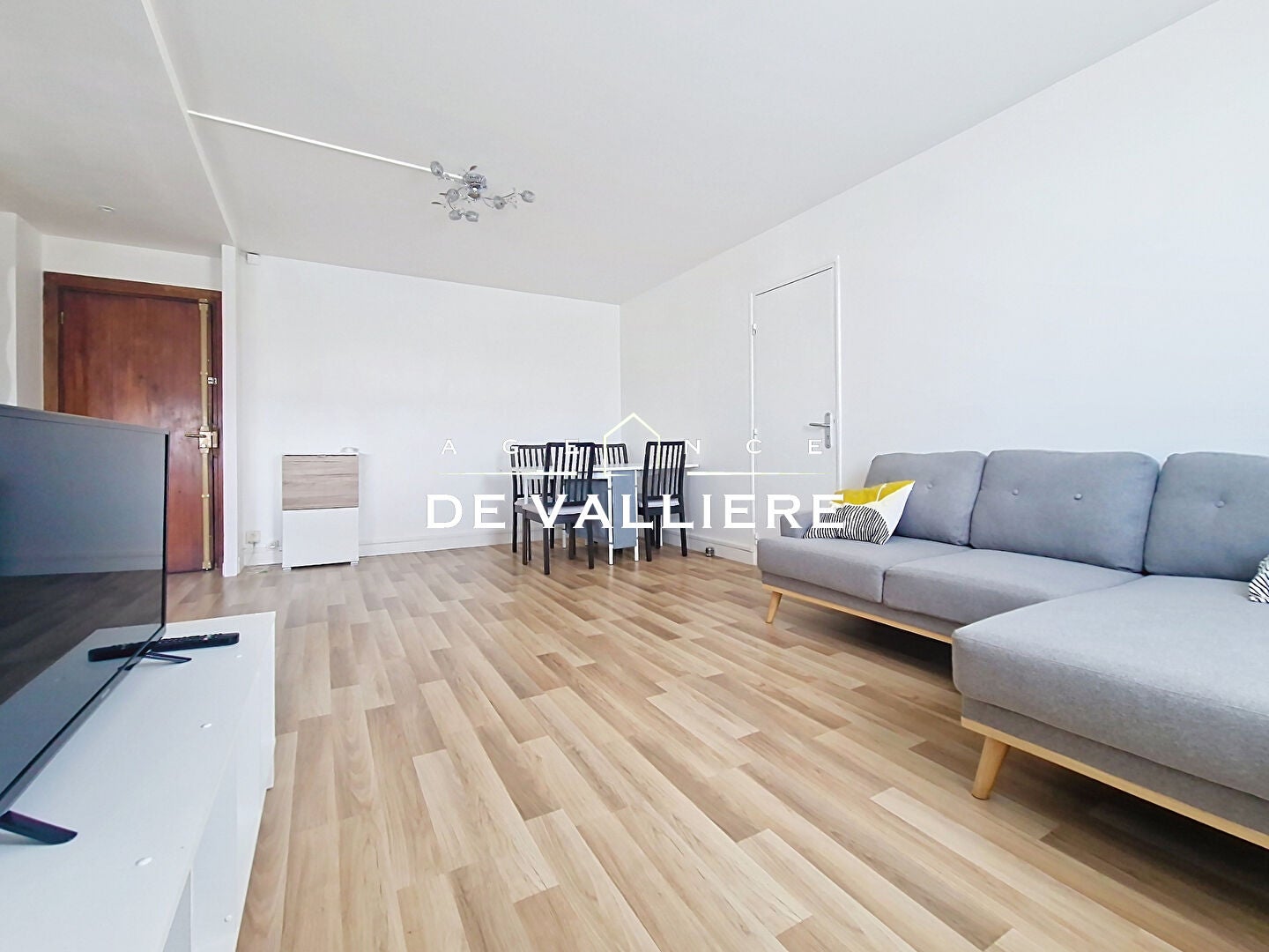Appartement Place du Souvenir Français Jacques Phélizon à Rueil-Malmaison