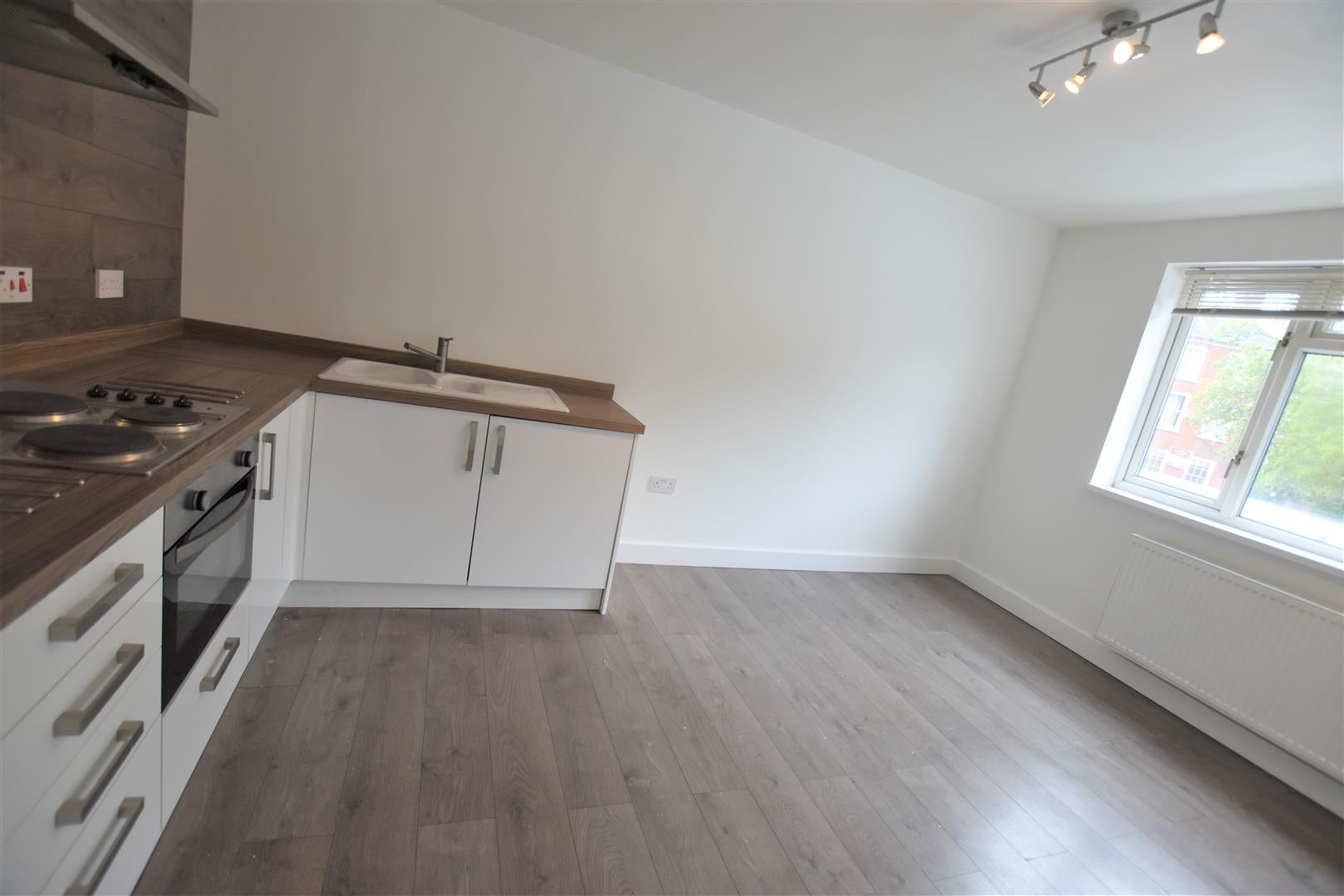 Flat Bromyard Terrace in Worcester