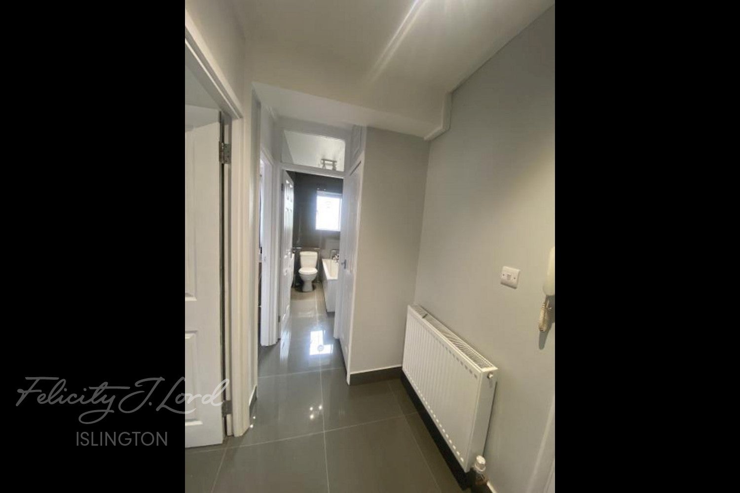 Flat Aberdeen Park in Greater London