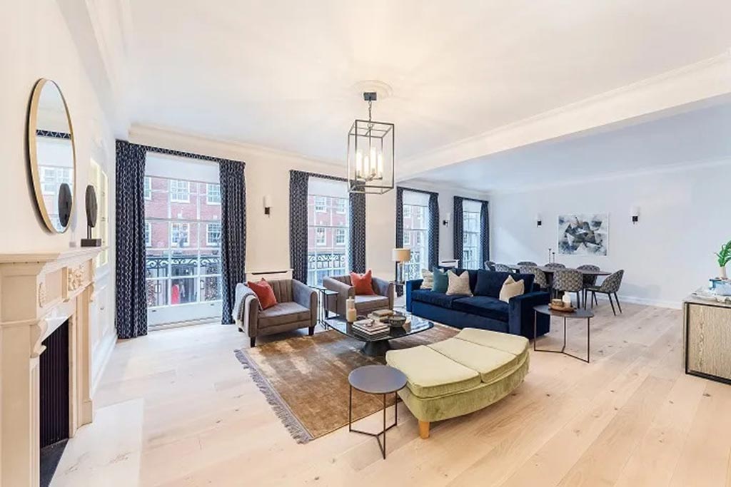 Flat Grosvenor Square in London