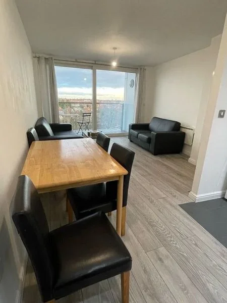 Flat Prince Regent Road in Greater London